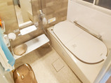バスルームリフォーム安心して入れる温かいシステムバスと、ひろびろ使いやすい洗面所