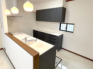 キッチンリフォーム 子どもを見守りながら料理できる対面キッチン