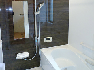 バスルームリフォーム お手入れ簡単、使い勝手も良くなったバスルームと洗面所