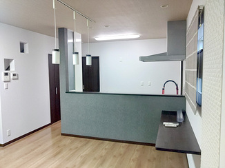 小工事 クロスを張り替え、雰囲気が一新したLDK