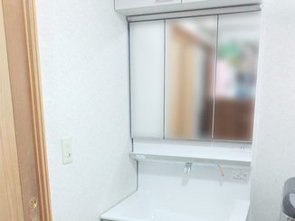 洗面リフォーム お掃除ラクラク×便利機能で使い心地抜群の洗面化粧台