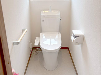 トイレリフォーム 手すり設置で使いやすくなったレストルーム